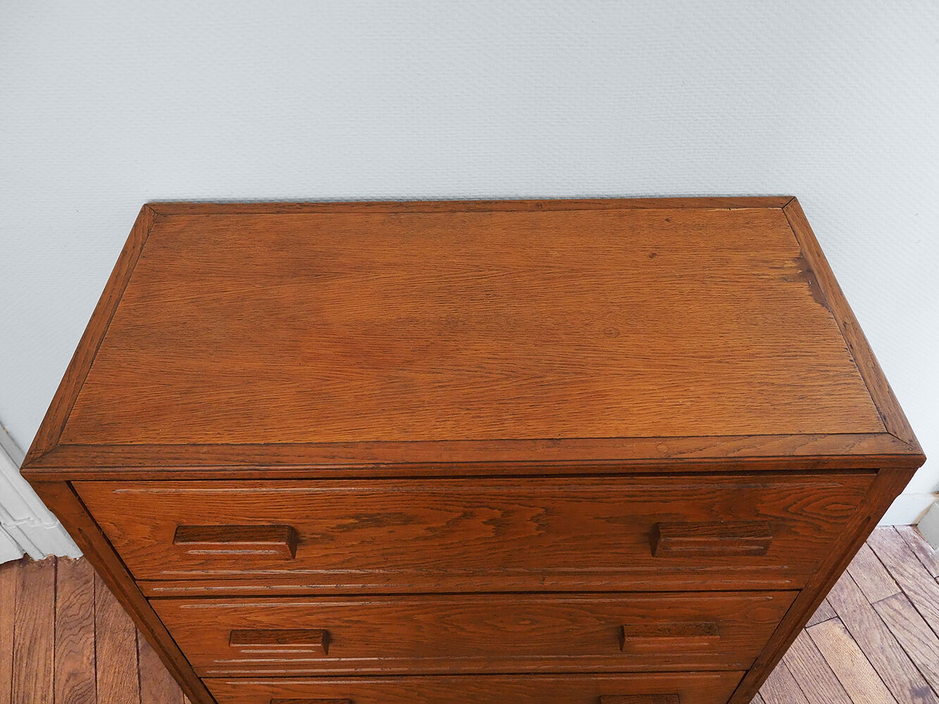 Commode en bois massif vintage