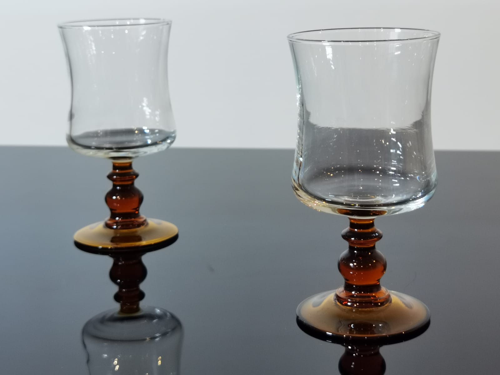 4 verres à vin Luminarc pieds ambrés