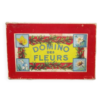 Ancient game “domino of flowers”