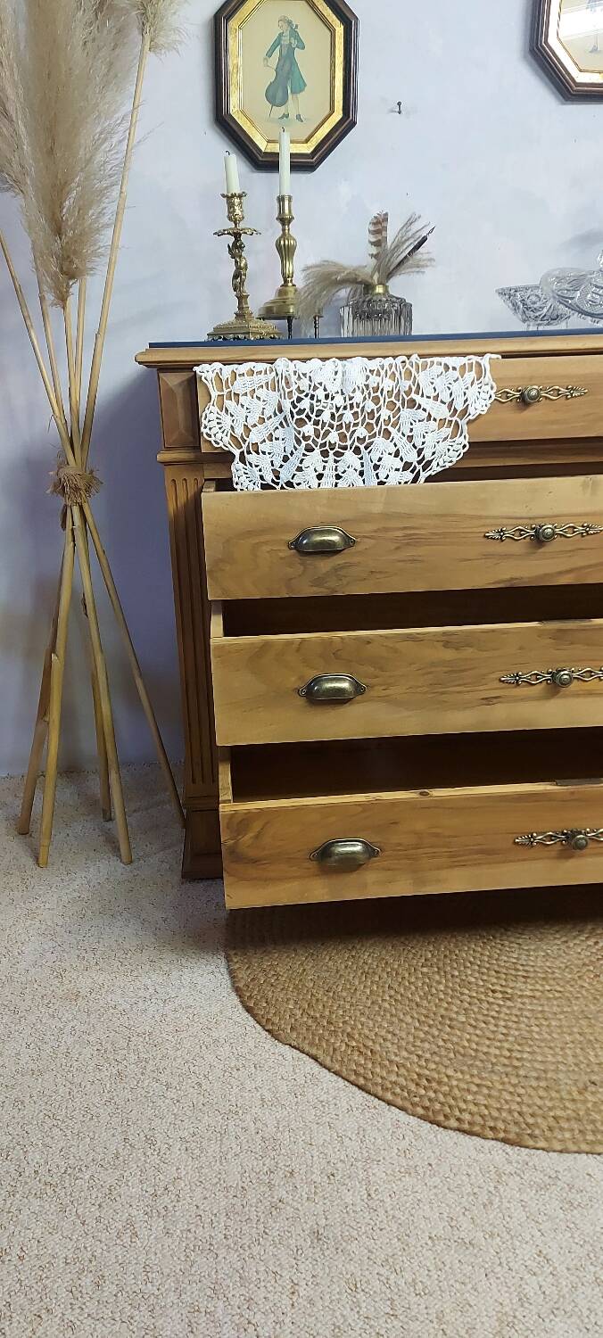 Old chest of drawers
