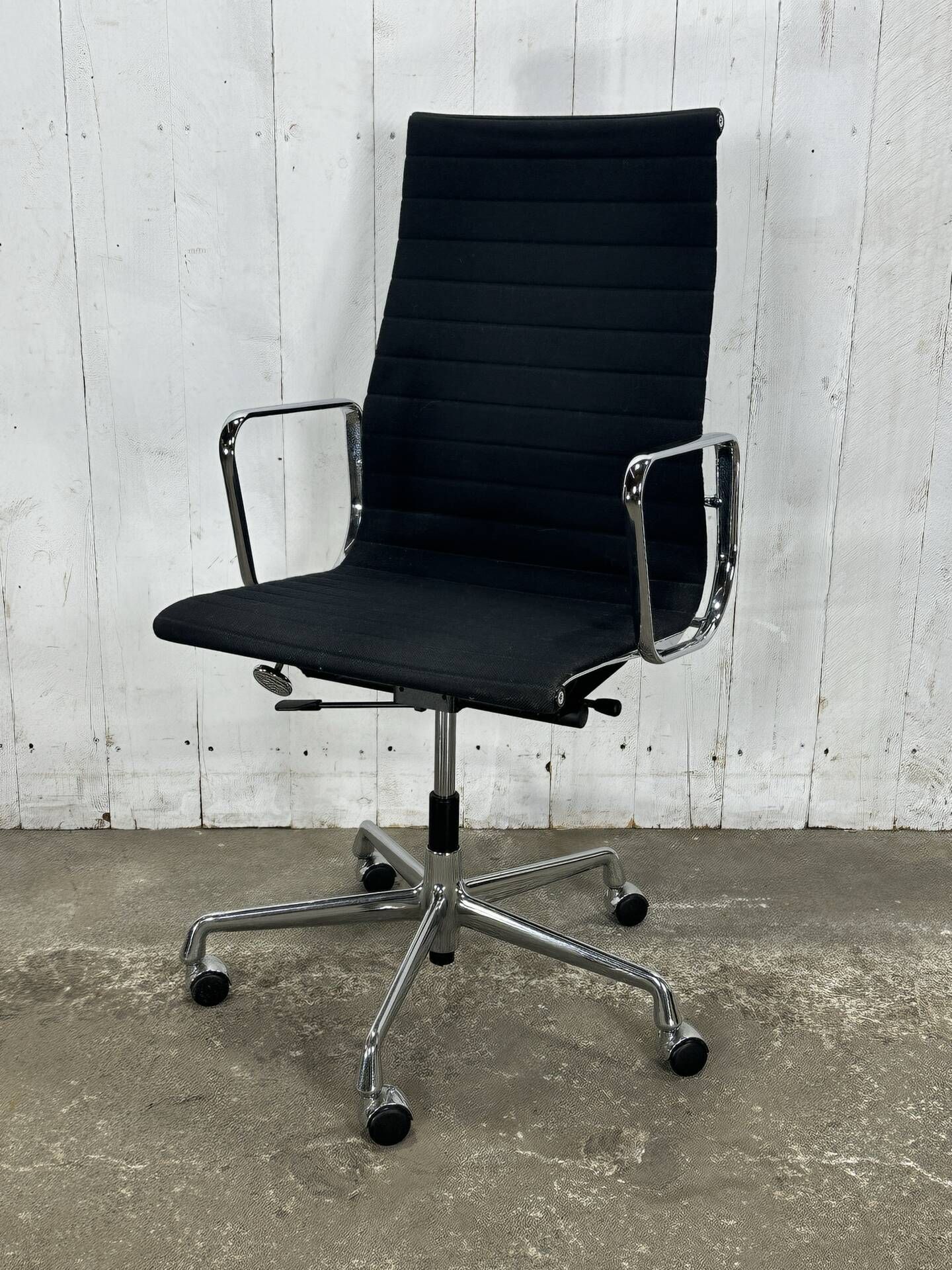Eames EA 119 Office Chair
