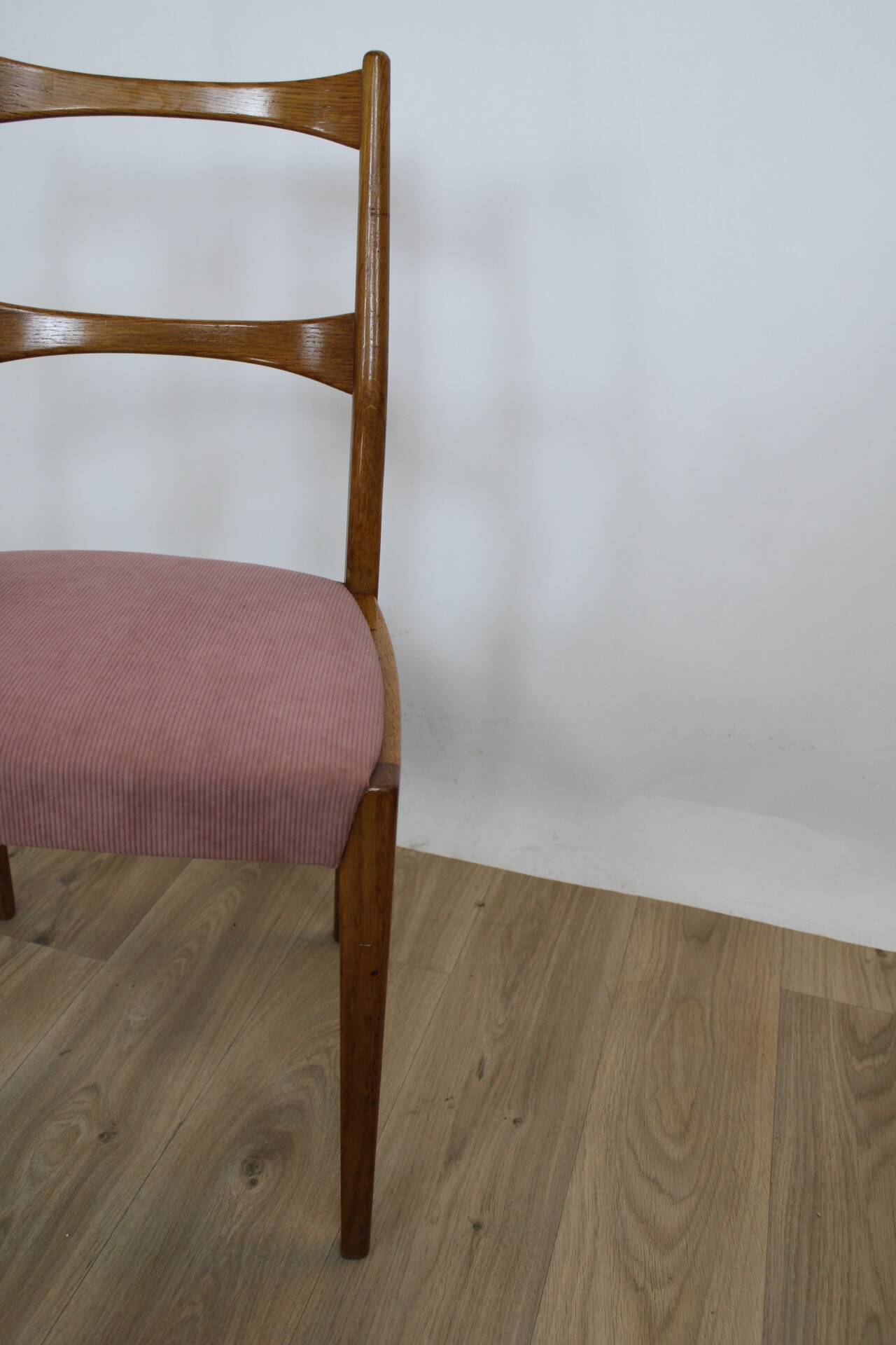 Chaise teck vintage velour rose danemark