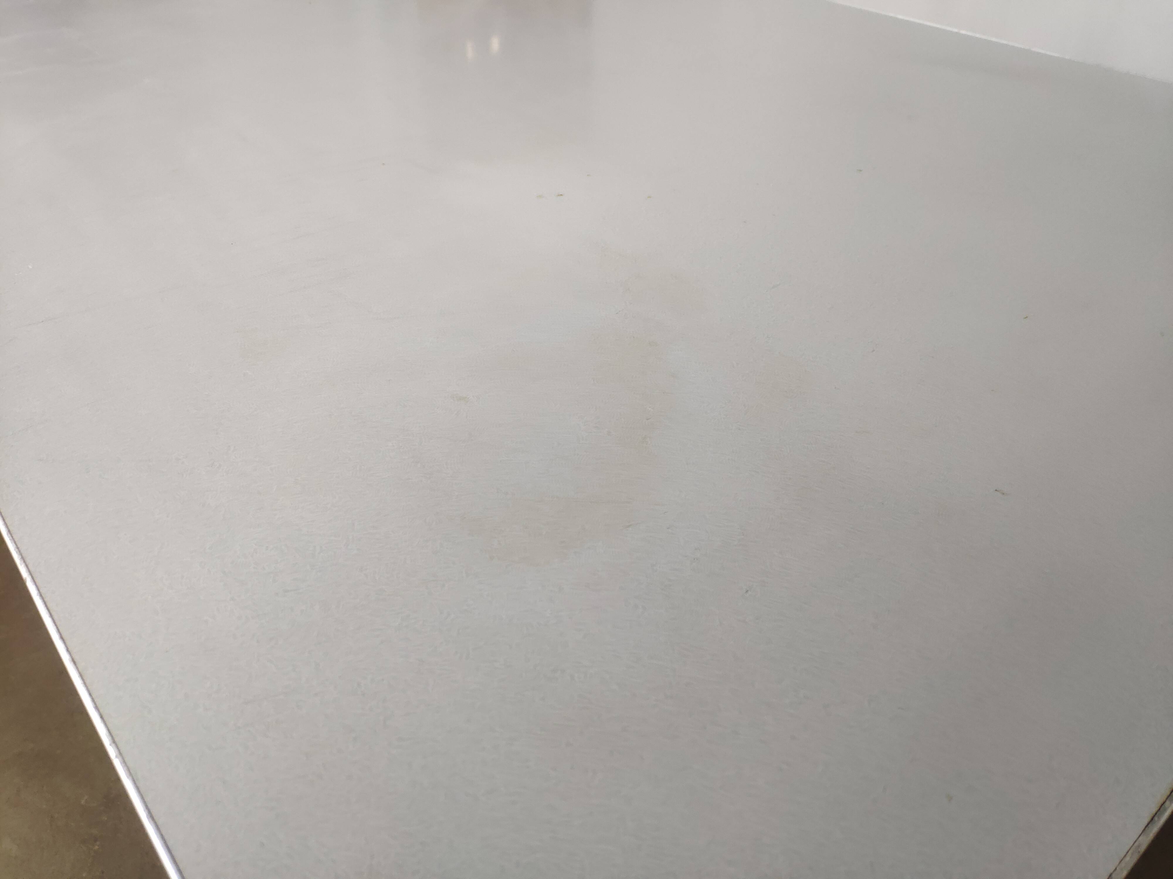 Table métallique industrielle