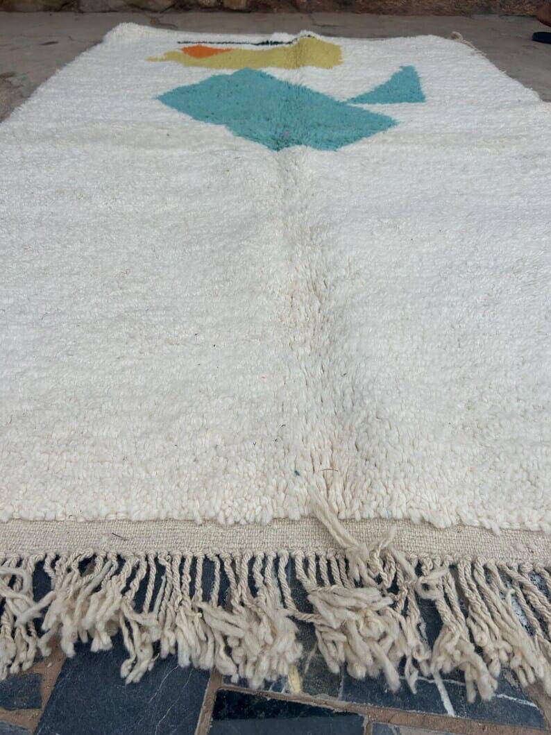 Handmade natural wool rug, size 150 x 250 cm