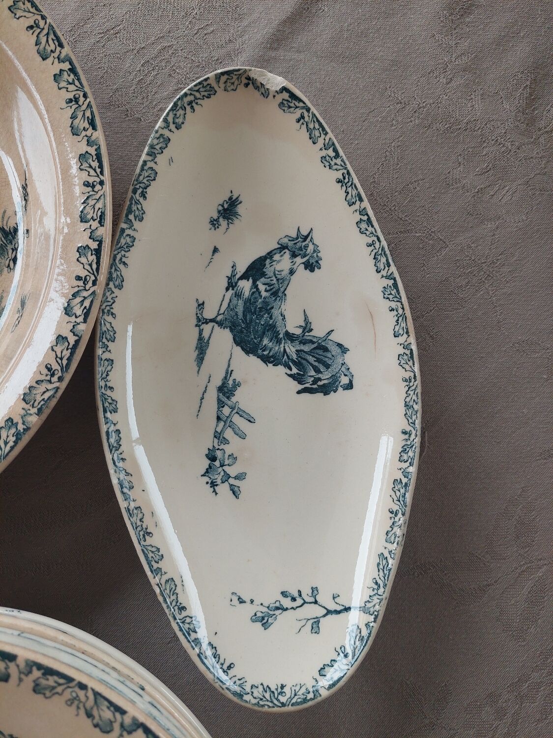 Terre de Fer Gien model Coqs set