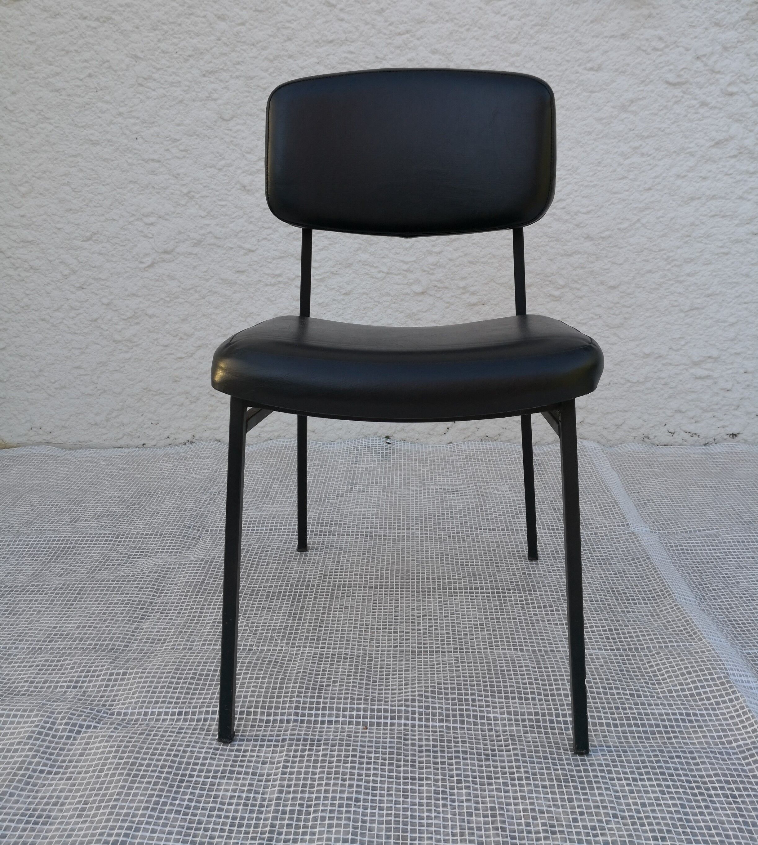 Black chair 50's