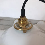 White and yellow opaline suspension