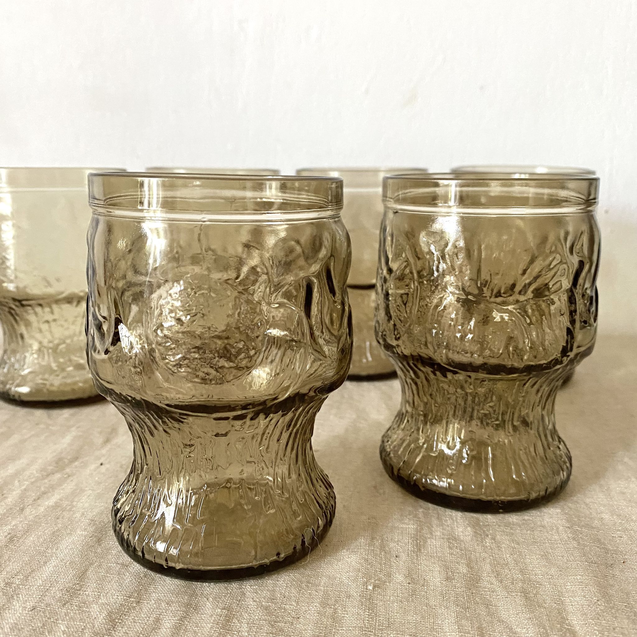 Verres hauts vintage en verre fumé