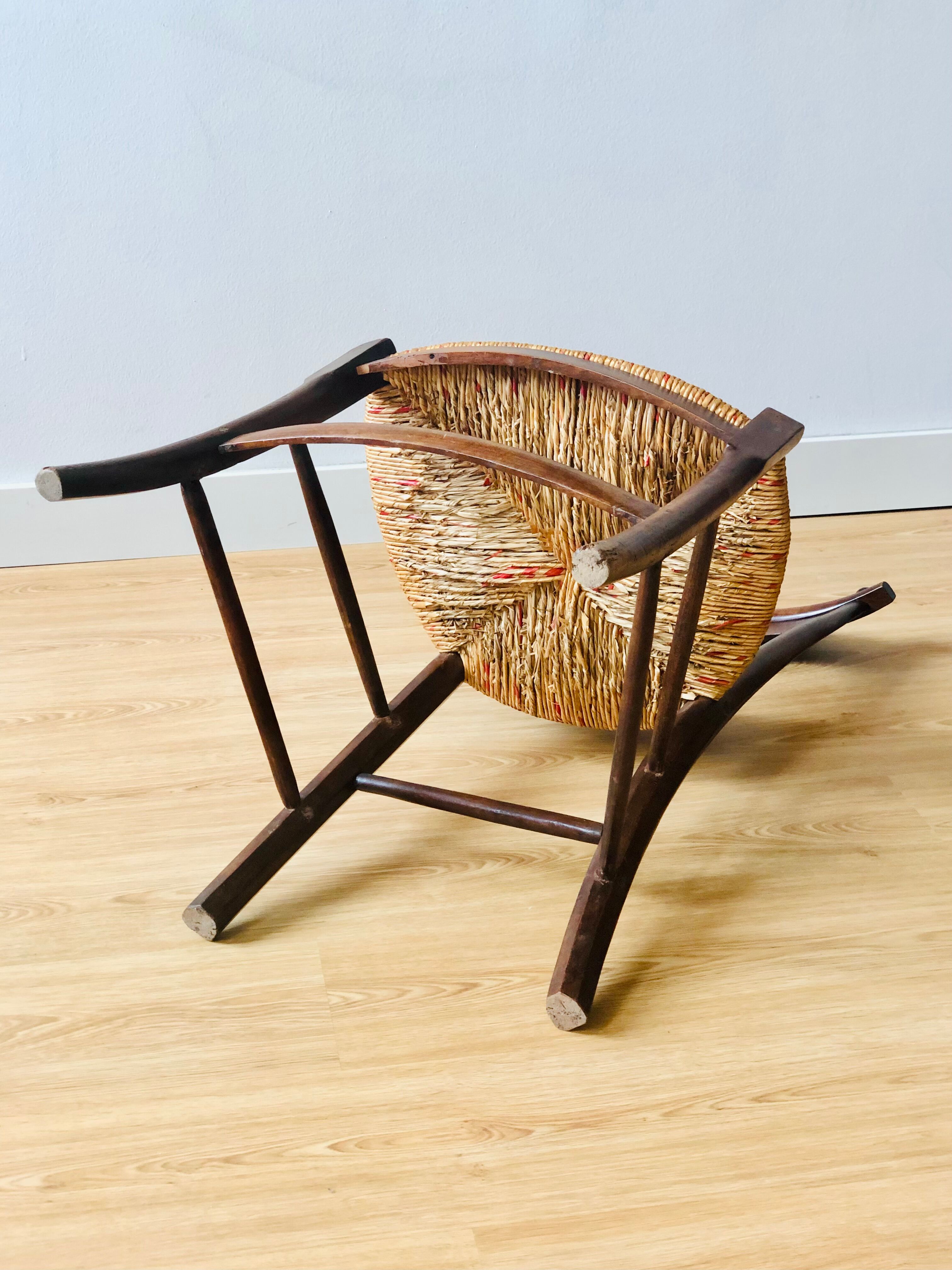 Chaise ancienne en bois et assise paillée