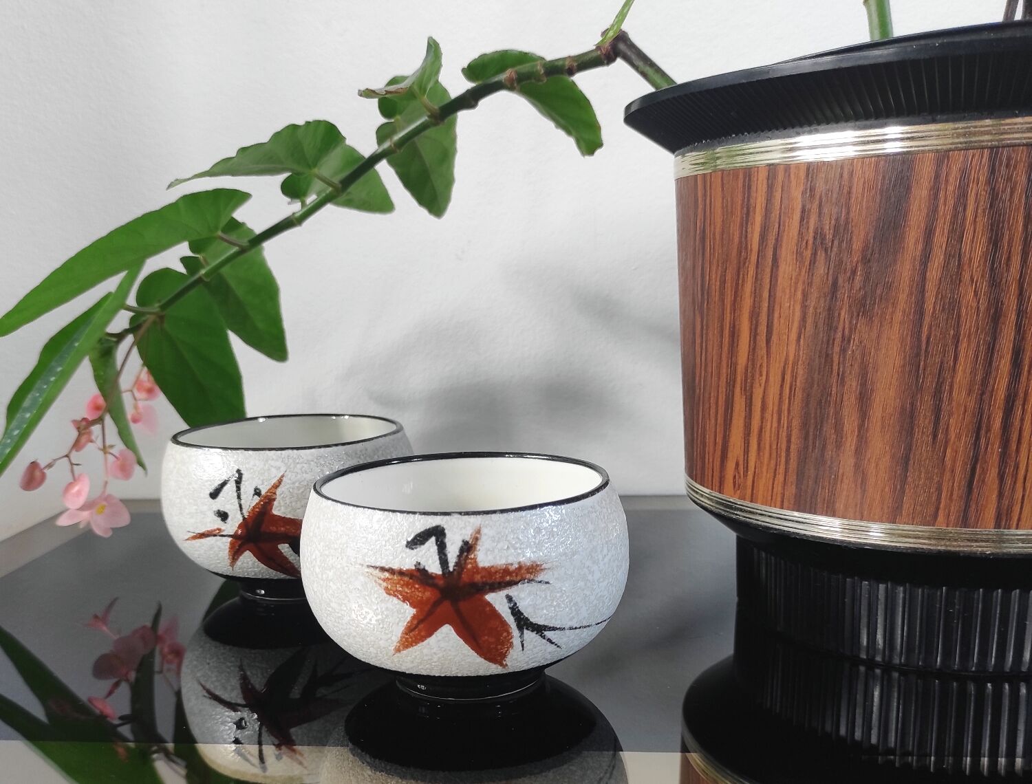 Vintage ceramic tea cup duo