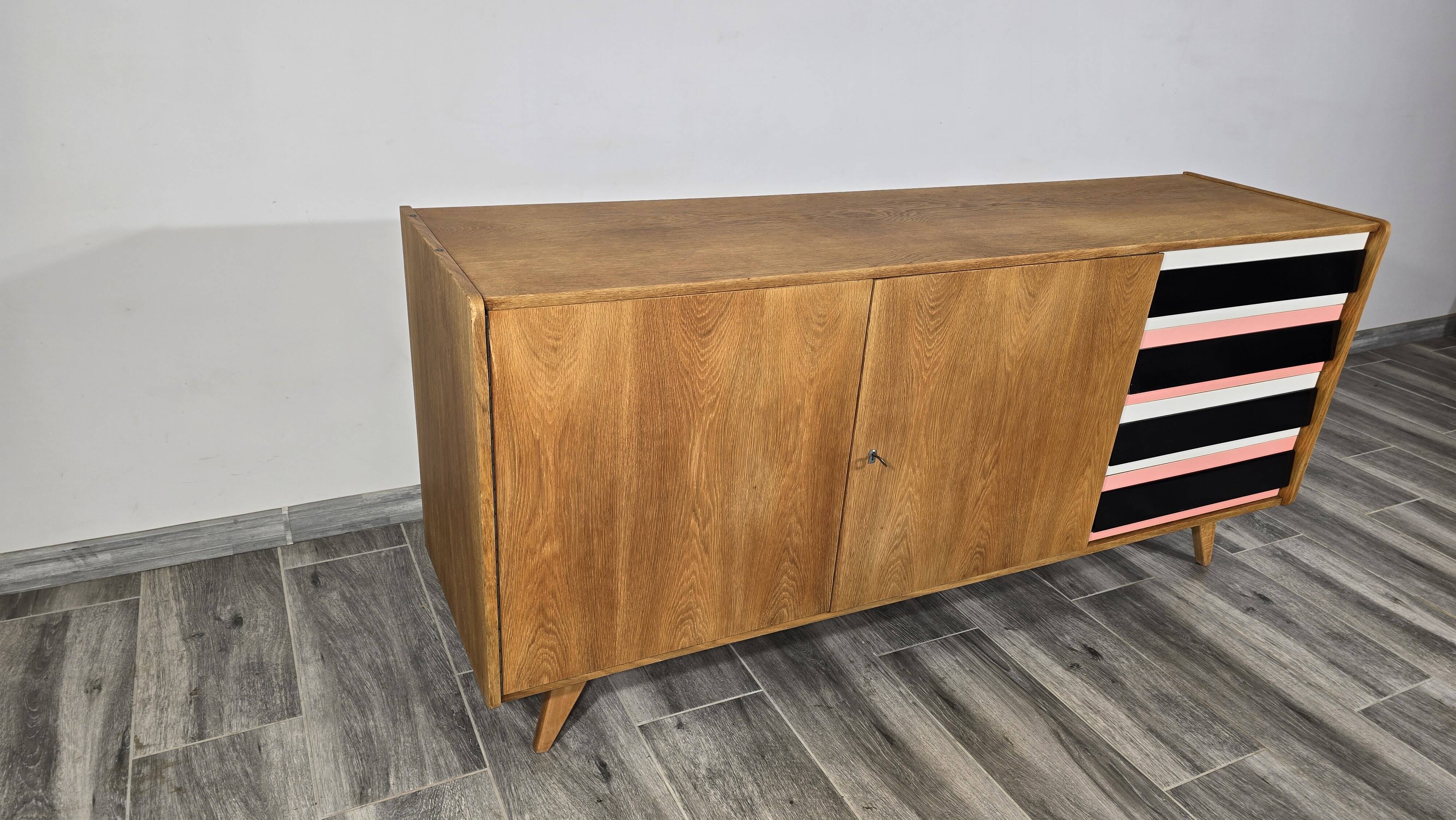 Buffet par Jiri Jiroutek pour Interior Prague, années 1960