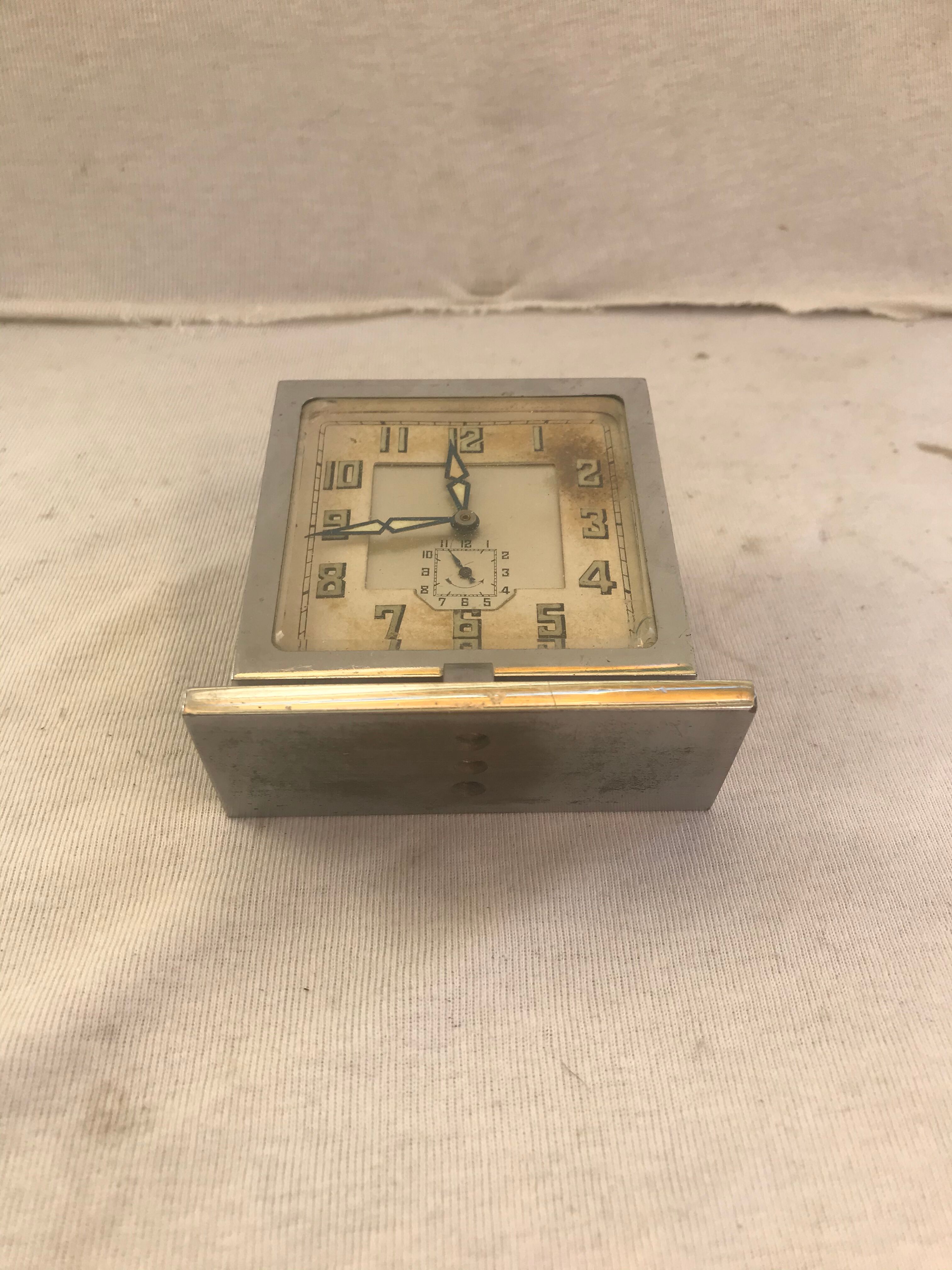 Former reveil square metal chrome vintage decoration