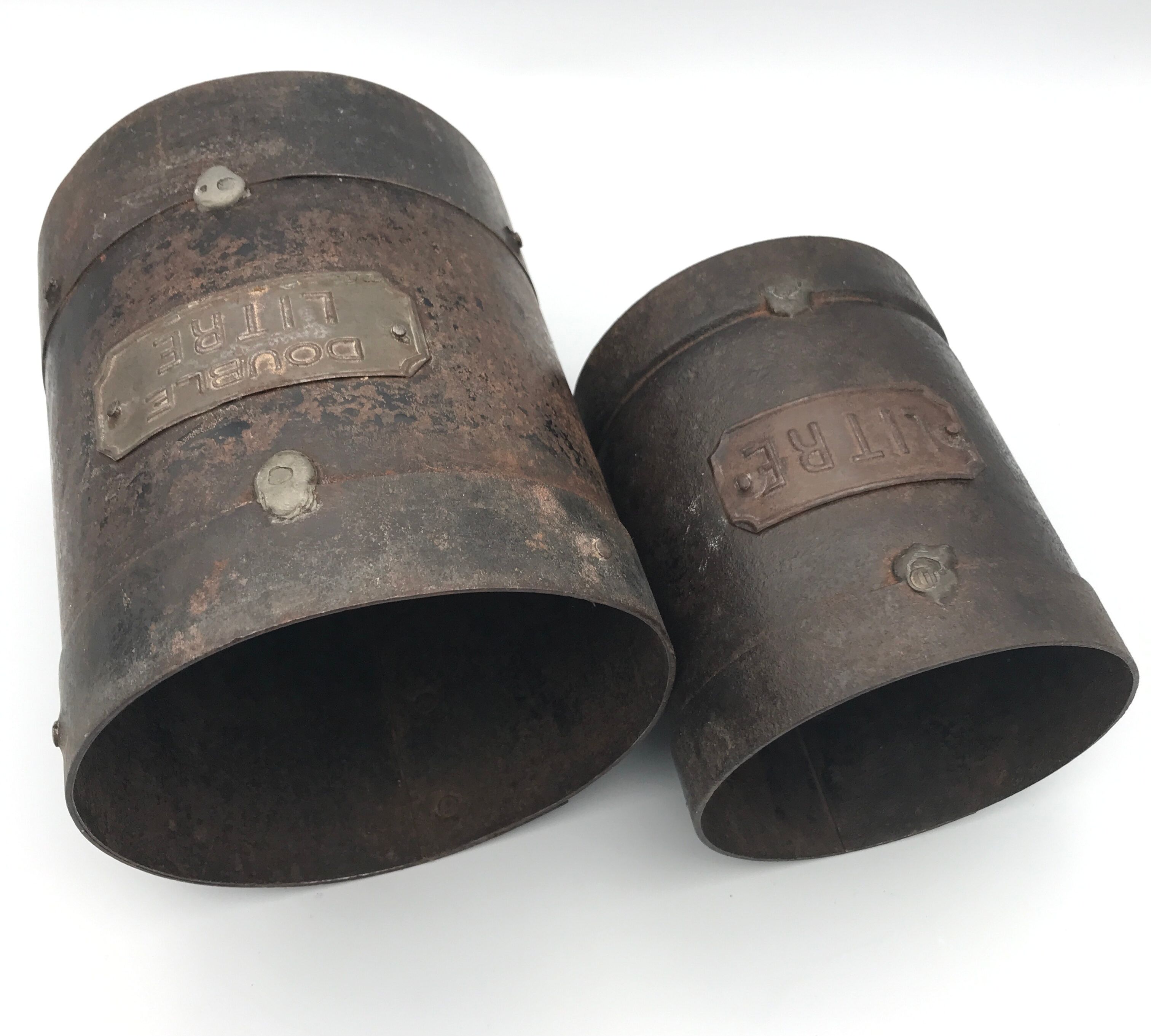 Set of 2 measures or grain pots double liter and liter in iron XlXh