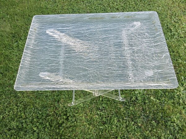 Table d'appoint en Plexiglas,roche bobois, 1970