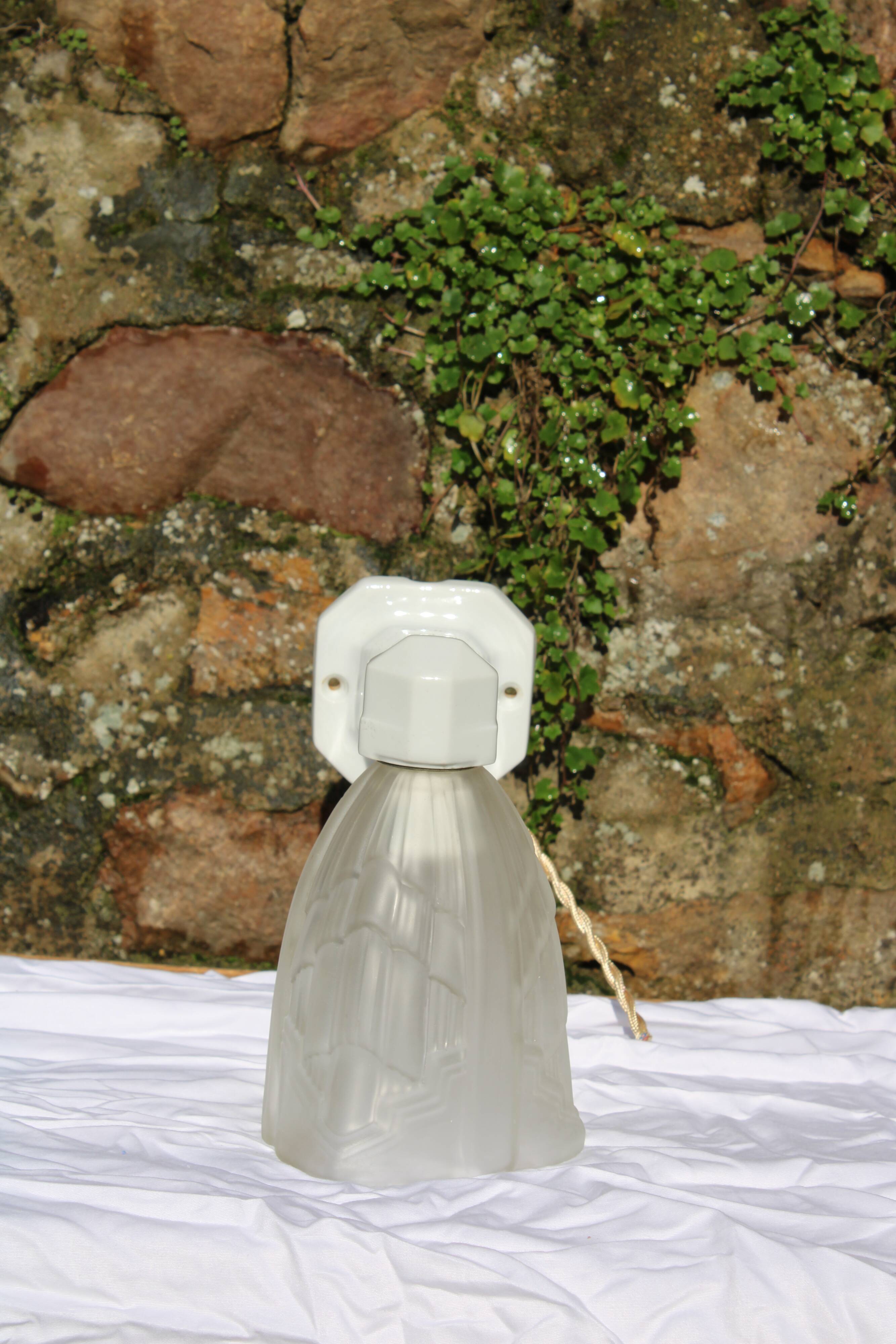 Porcelain and frosted glass wall light