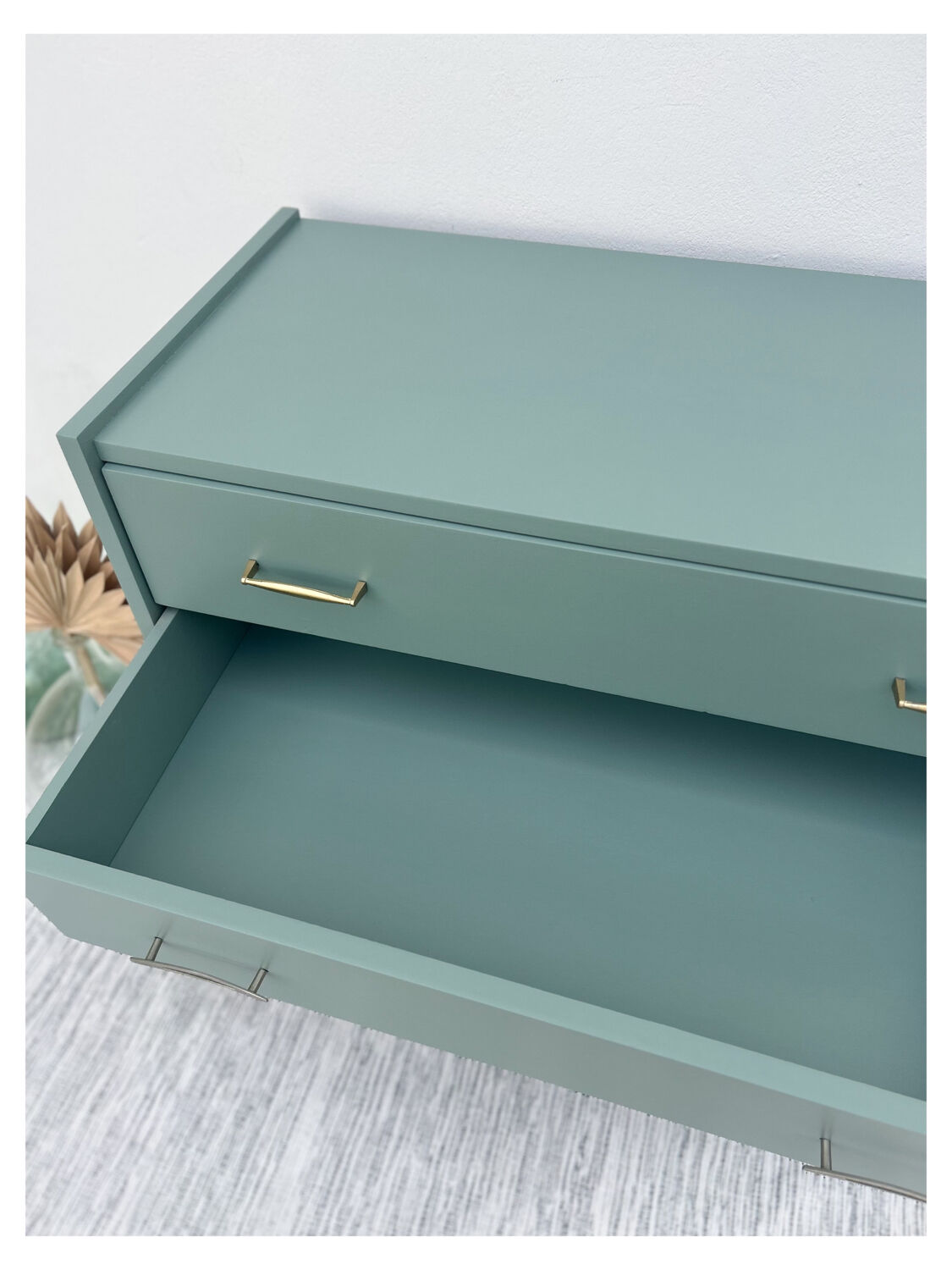 Vintage chest of drawers