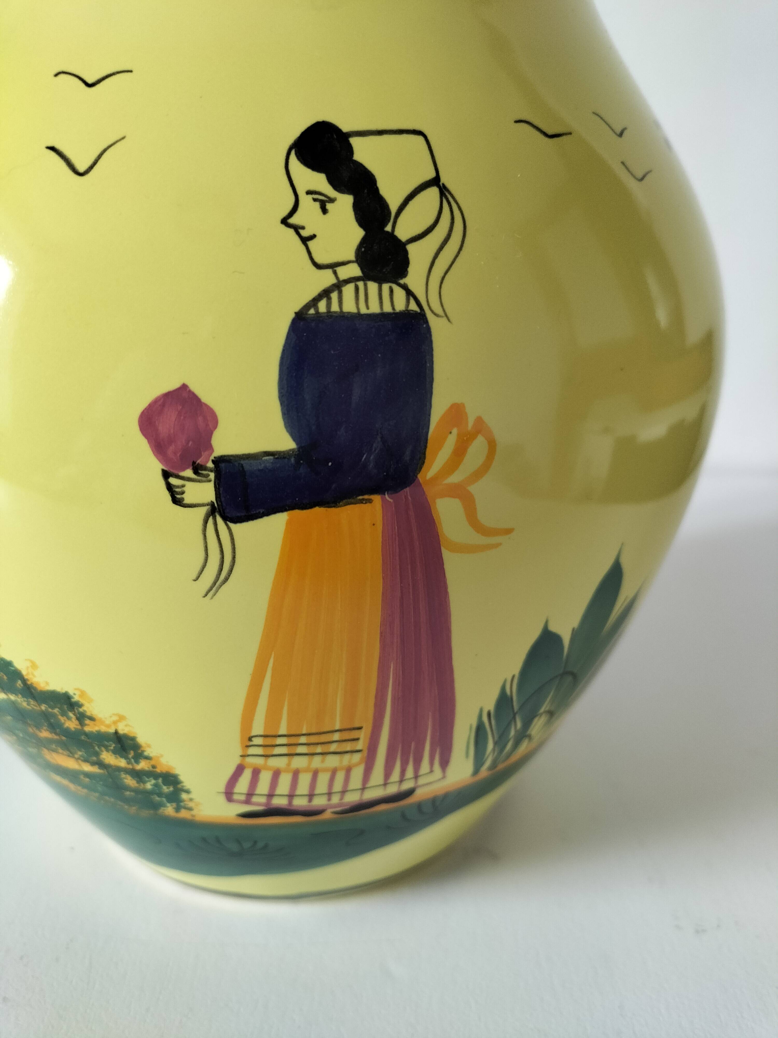 Quimper Henriot Vase – Rare mixed decoration (D.301 + monochrome) on a yellow background