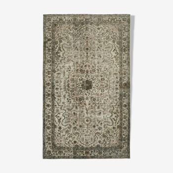 Handwoven overdyed turkish 1970s 163 cm x 265 cm grey carpet