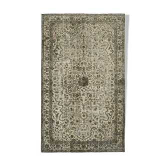 Handwoven overdyed turkish 1970s 163 cm x 265 cm grey carpet
