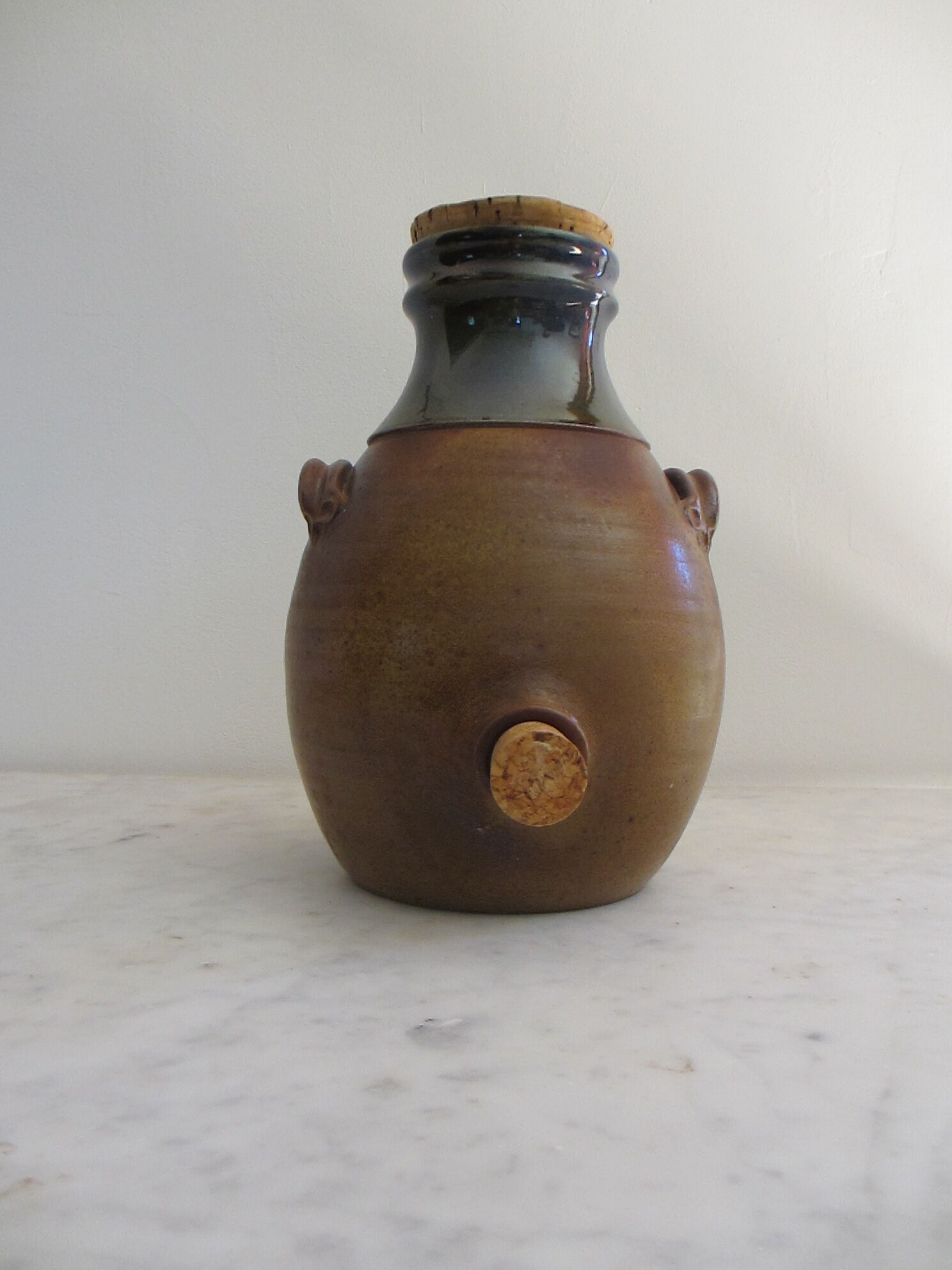 Vinegar in sandstone