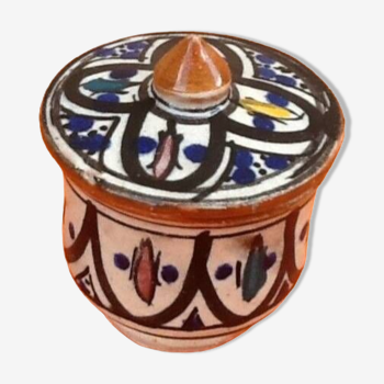 Pot couvert en poterie traditionnelle, Maroc années 1930-1940