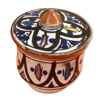 Pot couvert en poterie traditionnelle, Maroc années 1930-1940
