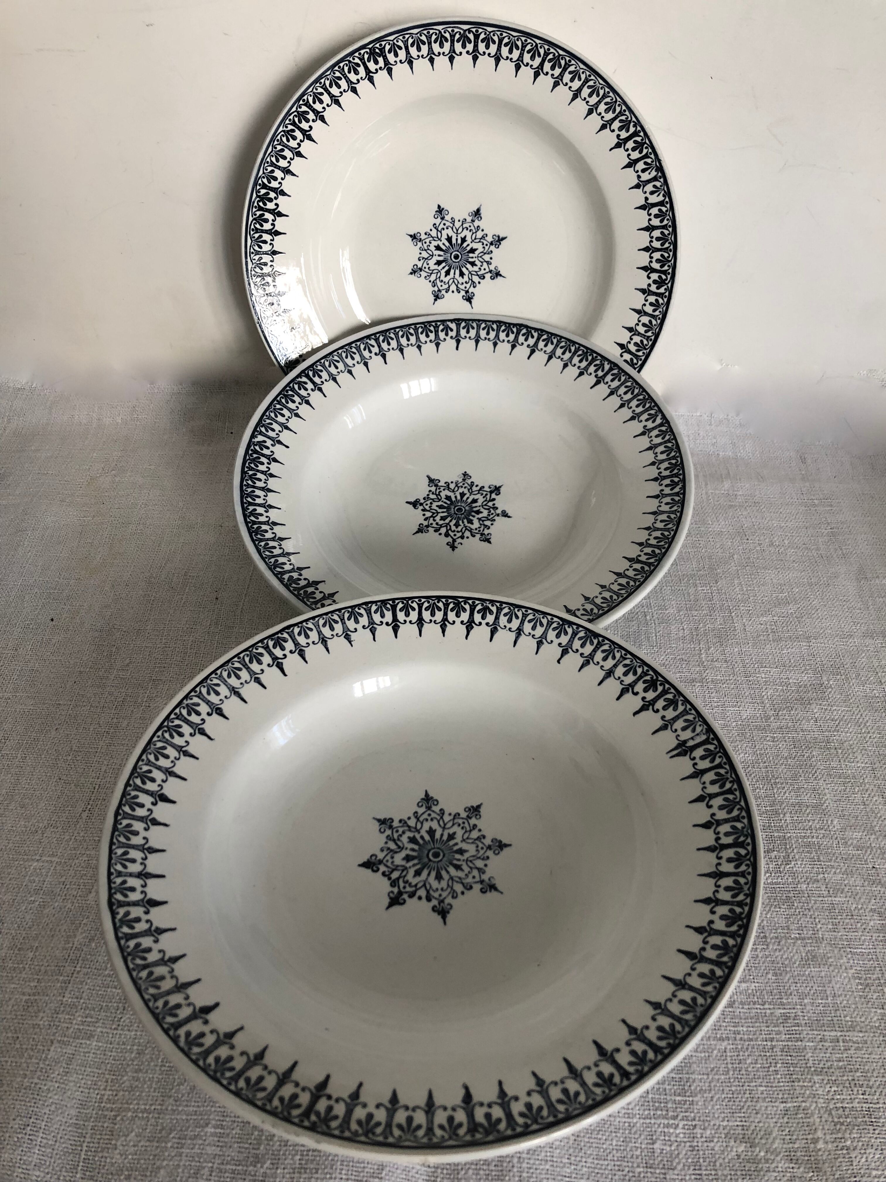 Three hollow plates Saint Amand - Primax