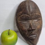 Dan mask in carved wood, brown patina, Ivory Coast, 25 cm
