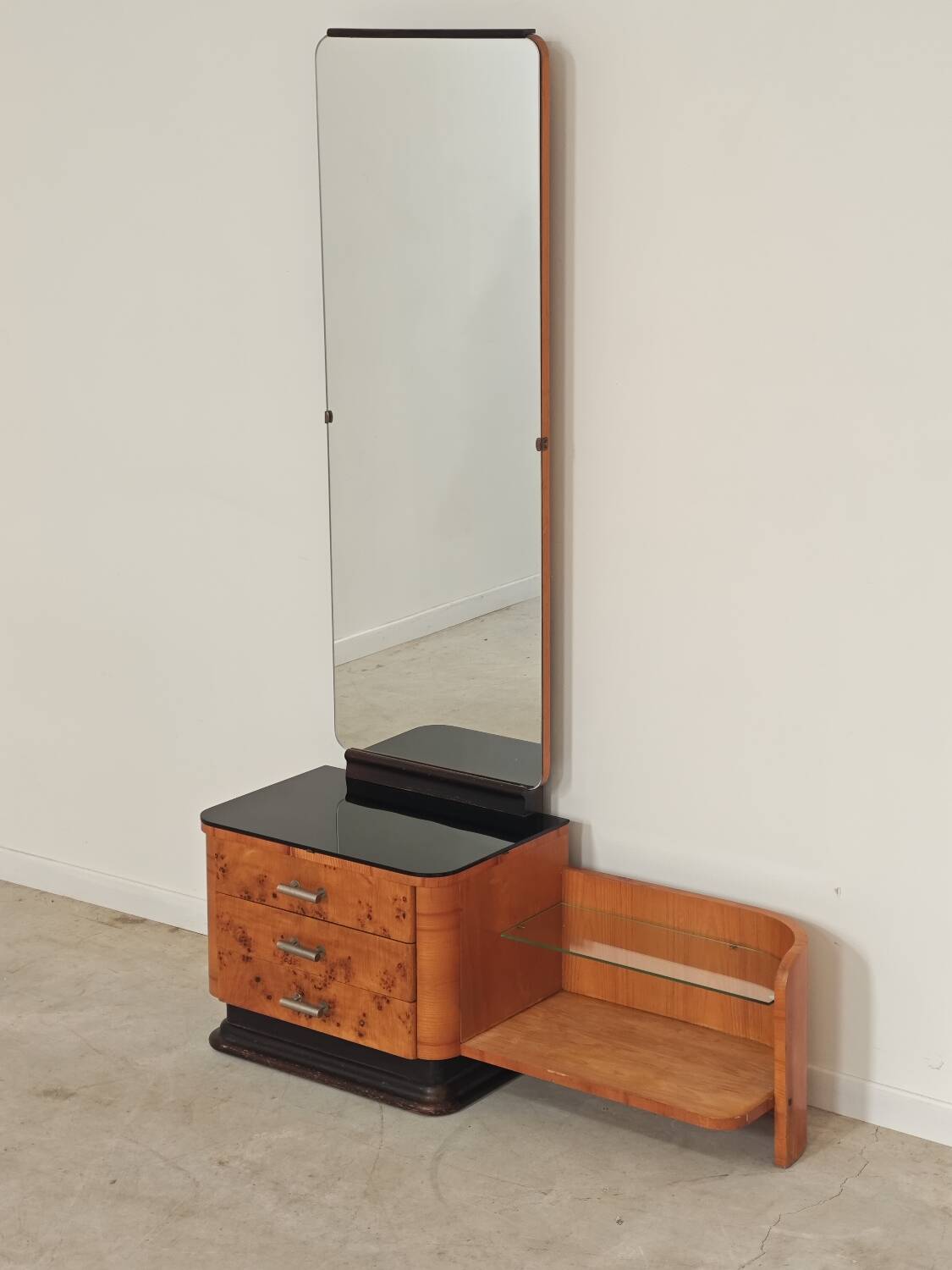 Jindrich Halabala dressing table and bedside tables for Up Zavody 1950