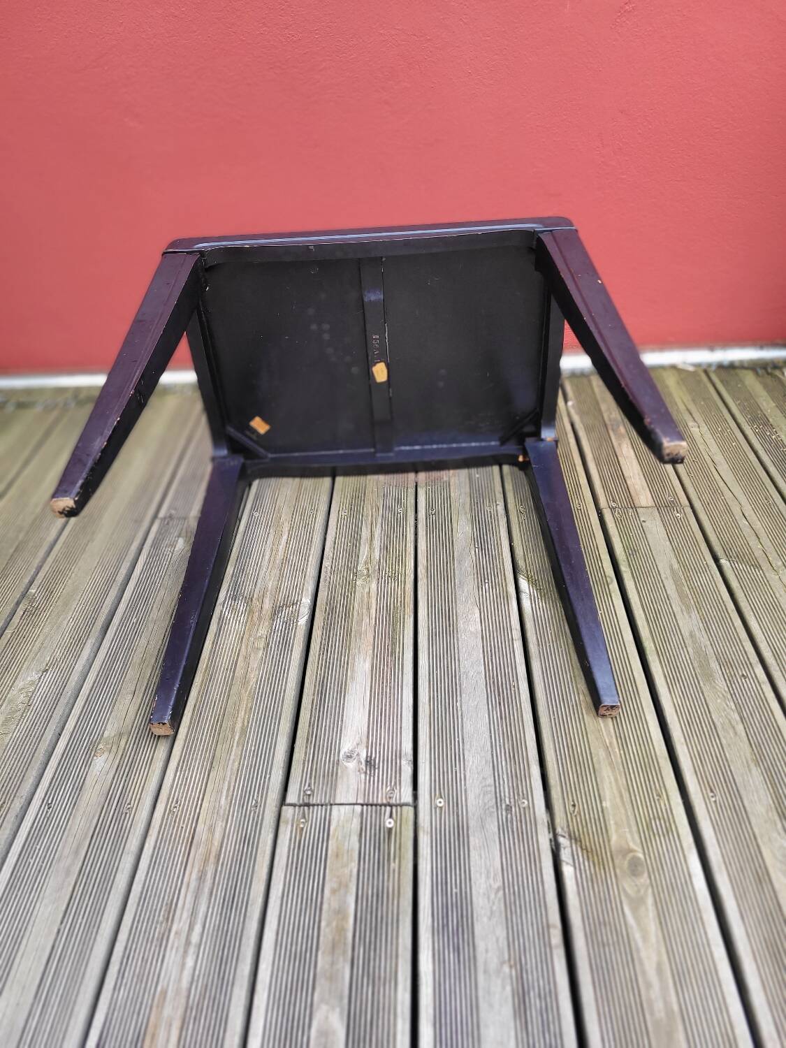 Japanese table in engraved lacquered wood
