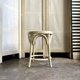Stool in white curved beech and cane