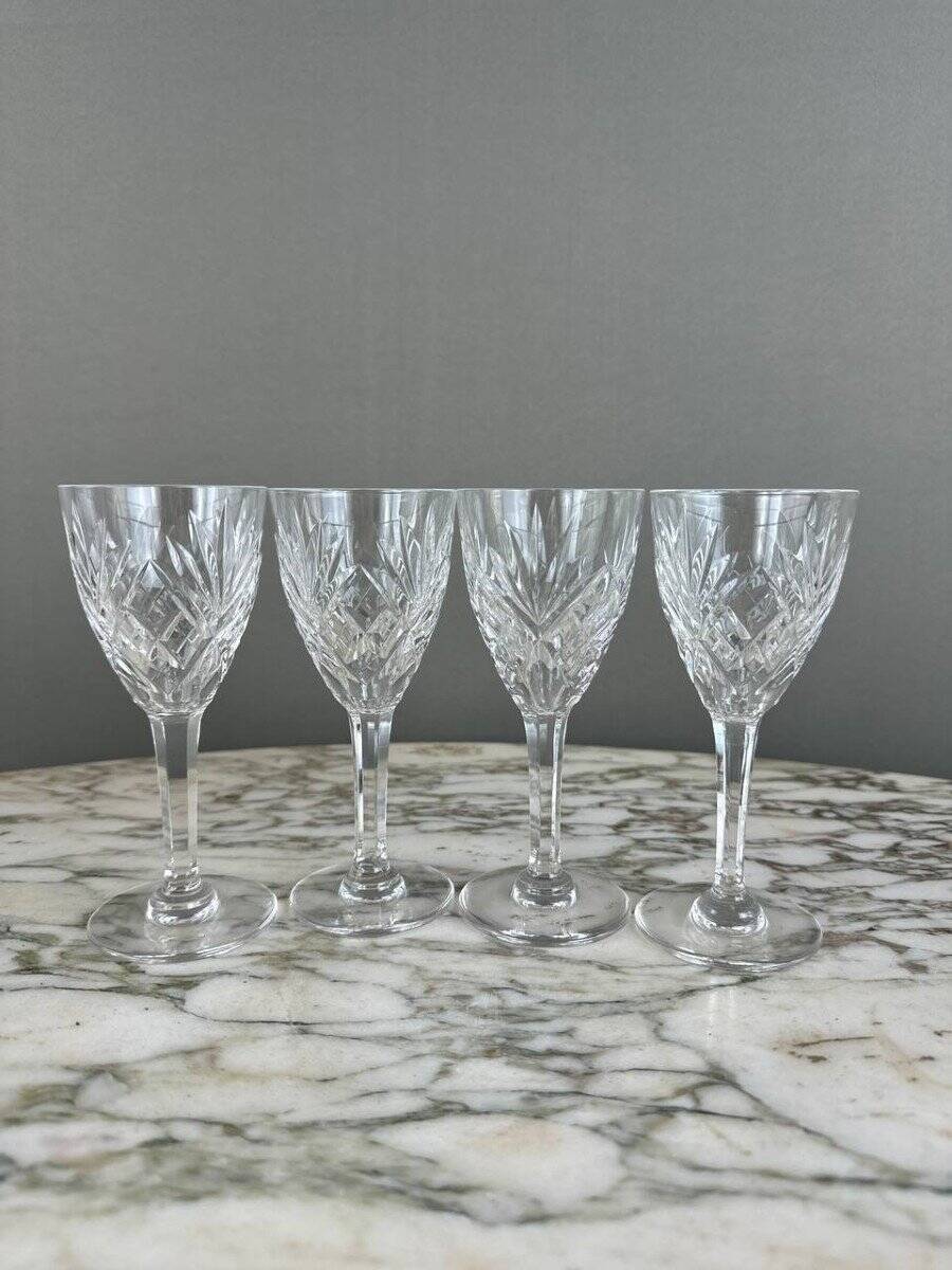 Saint louis crystal glassware set, chantilly model (26 pieces), 20th century