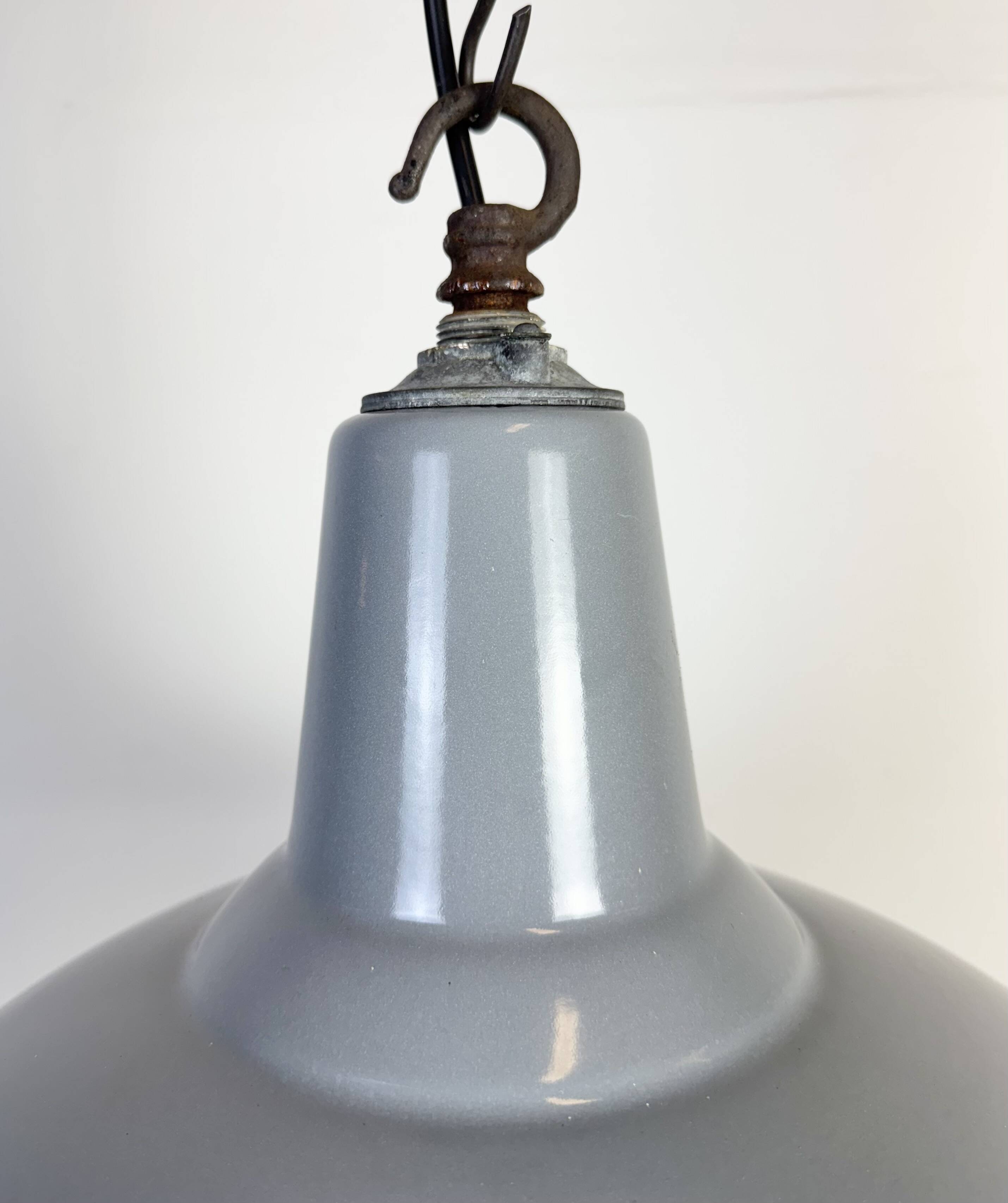 Industrial British Grey Enamel Factory Pendant Lamp, 1960s
