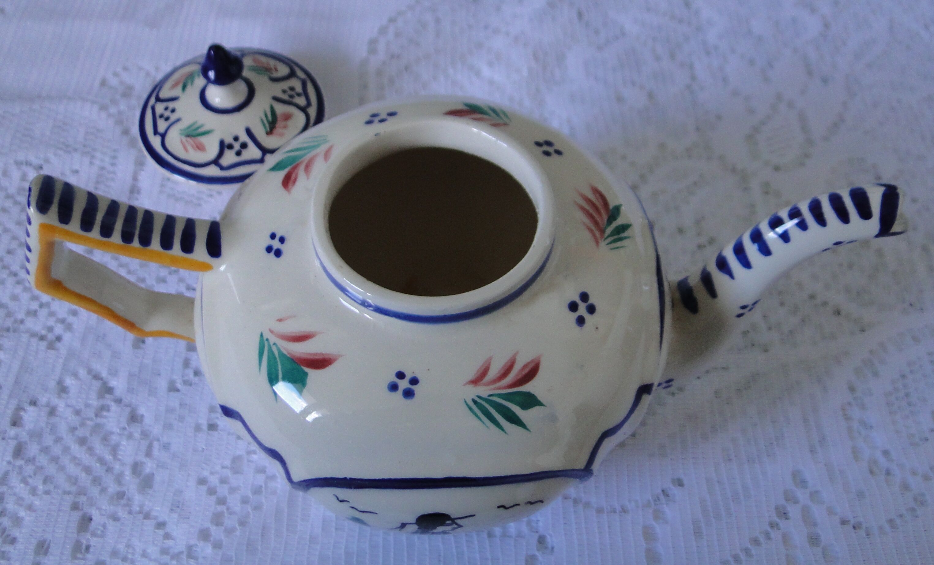 Theière qhb quimper décor  bleu sur fond blanc