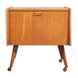 Meuble de rangement sur roulettes