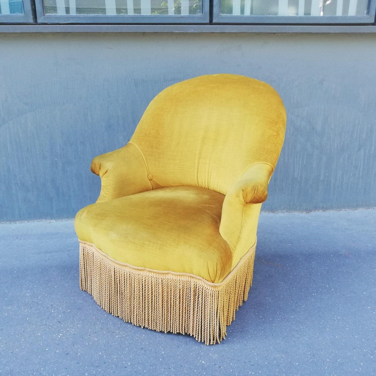 Fauteuil crapaud velours couleur or