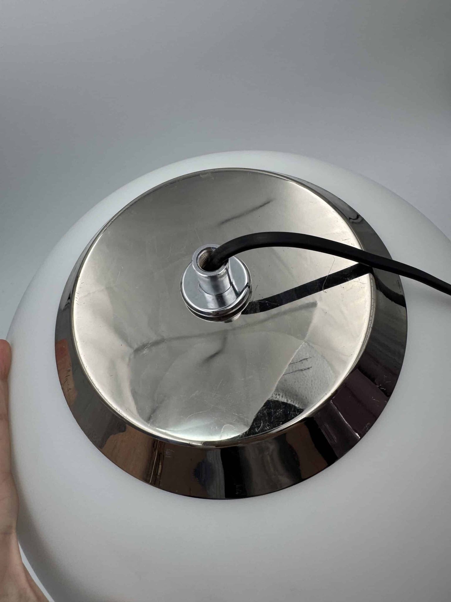 Lampe globe opaline chrome vintage