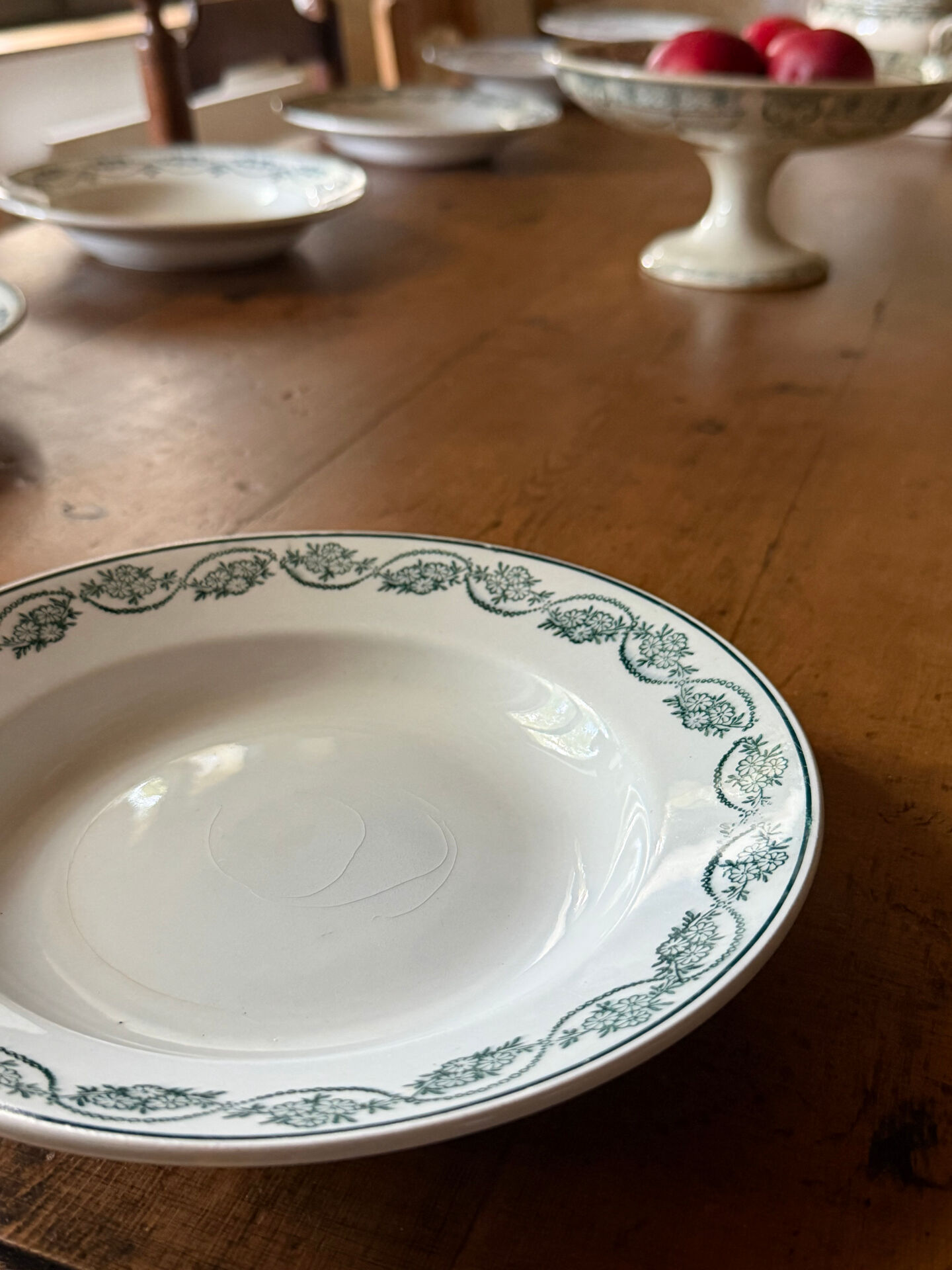 Mismatched deep plates service Saint Amand