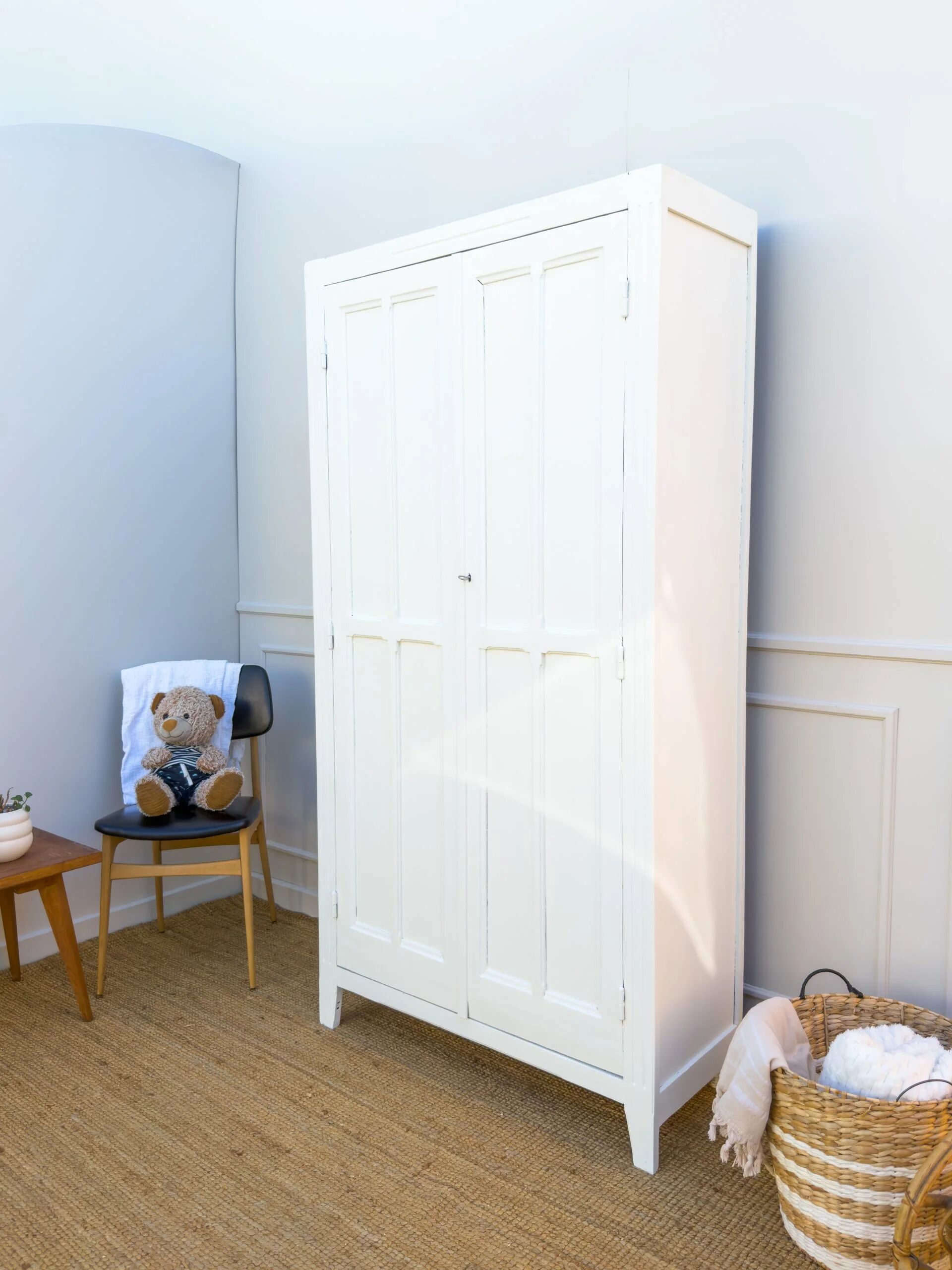 Armoire parisienne