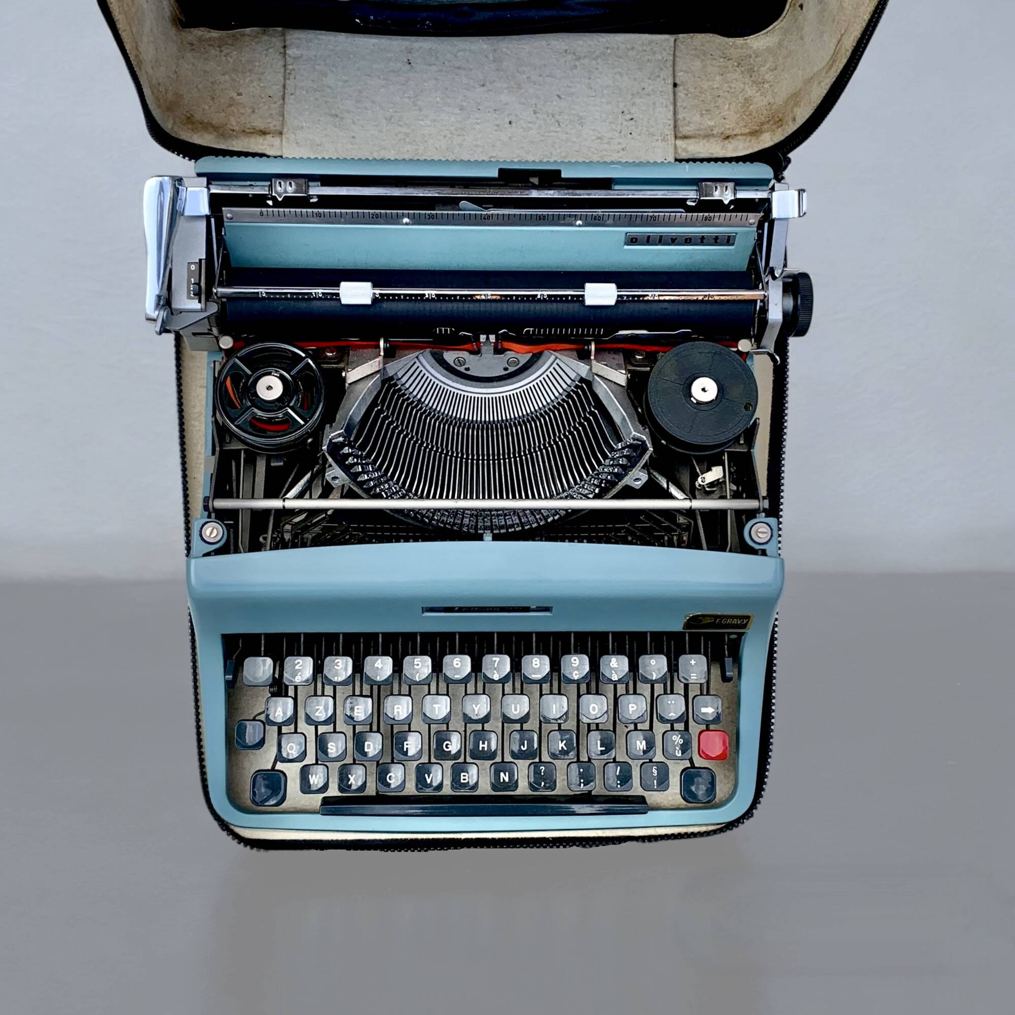 Olivetti Lettera 32 typewriter
