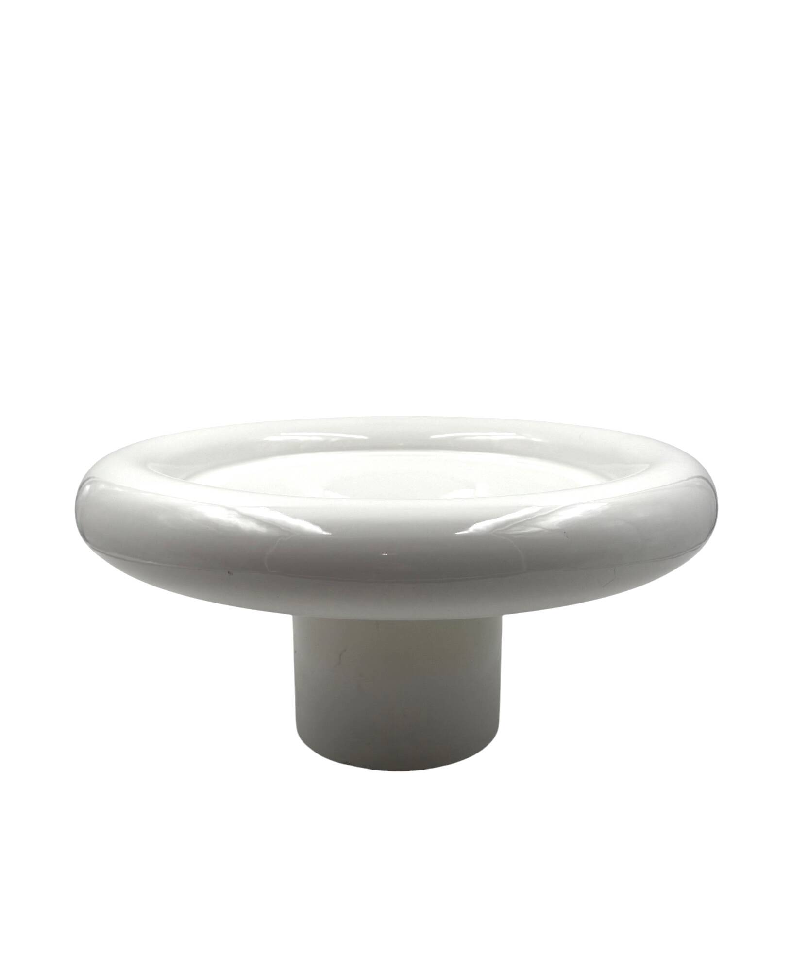 Roberto Arioli, vase en céramique blanche de l'ère spatiale, Gabbianelli Italie ca. 1970