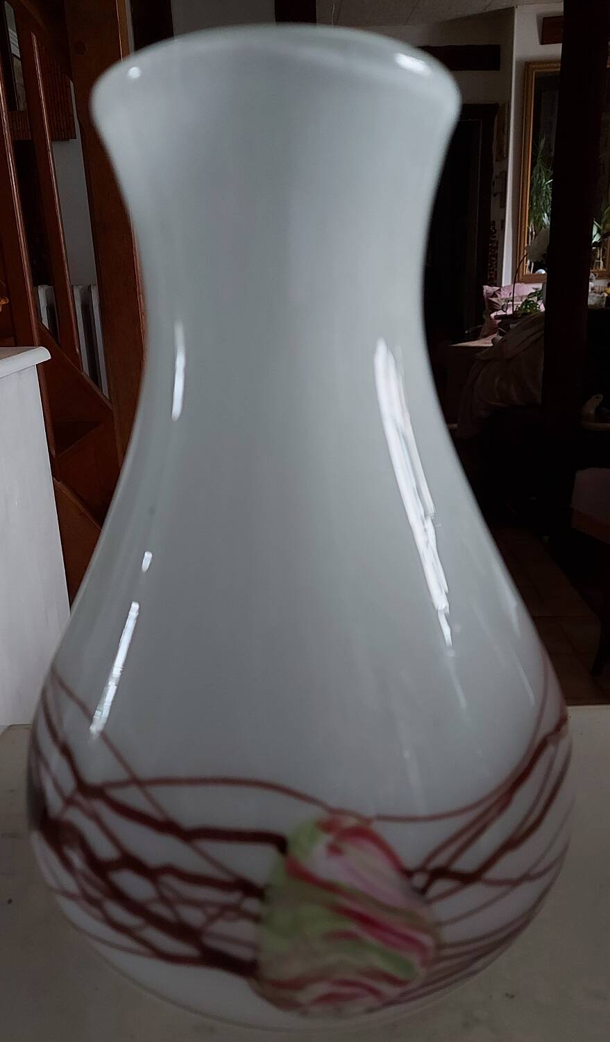 Vase boule en Opaline blanche pop art de Florence