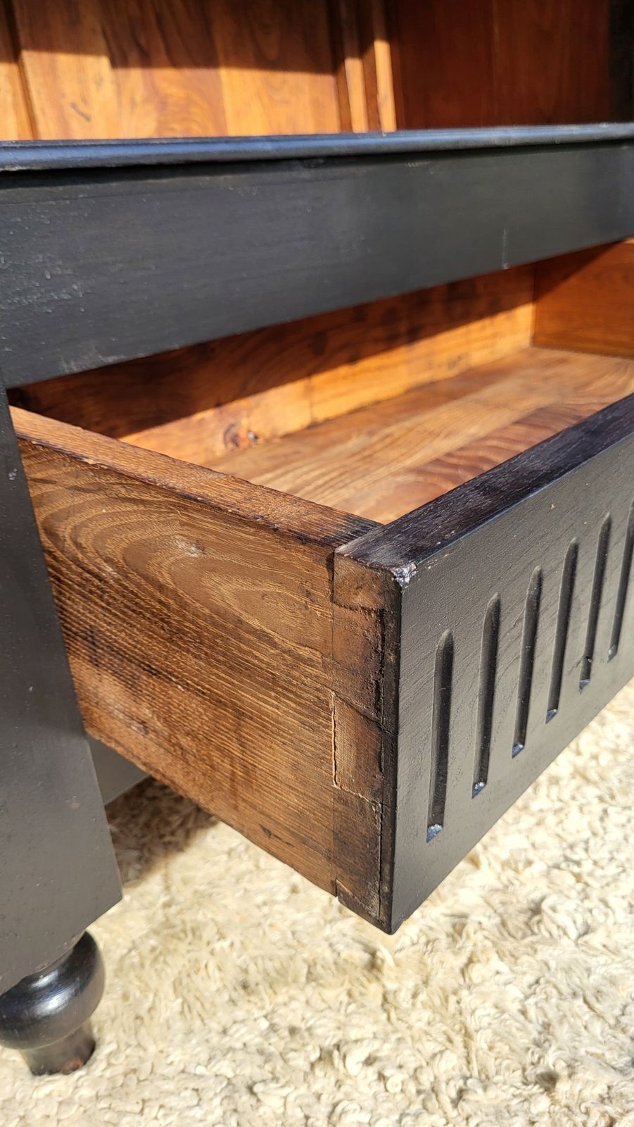 Monumental library with black two-tone oak.