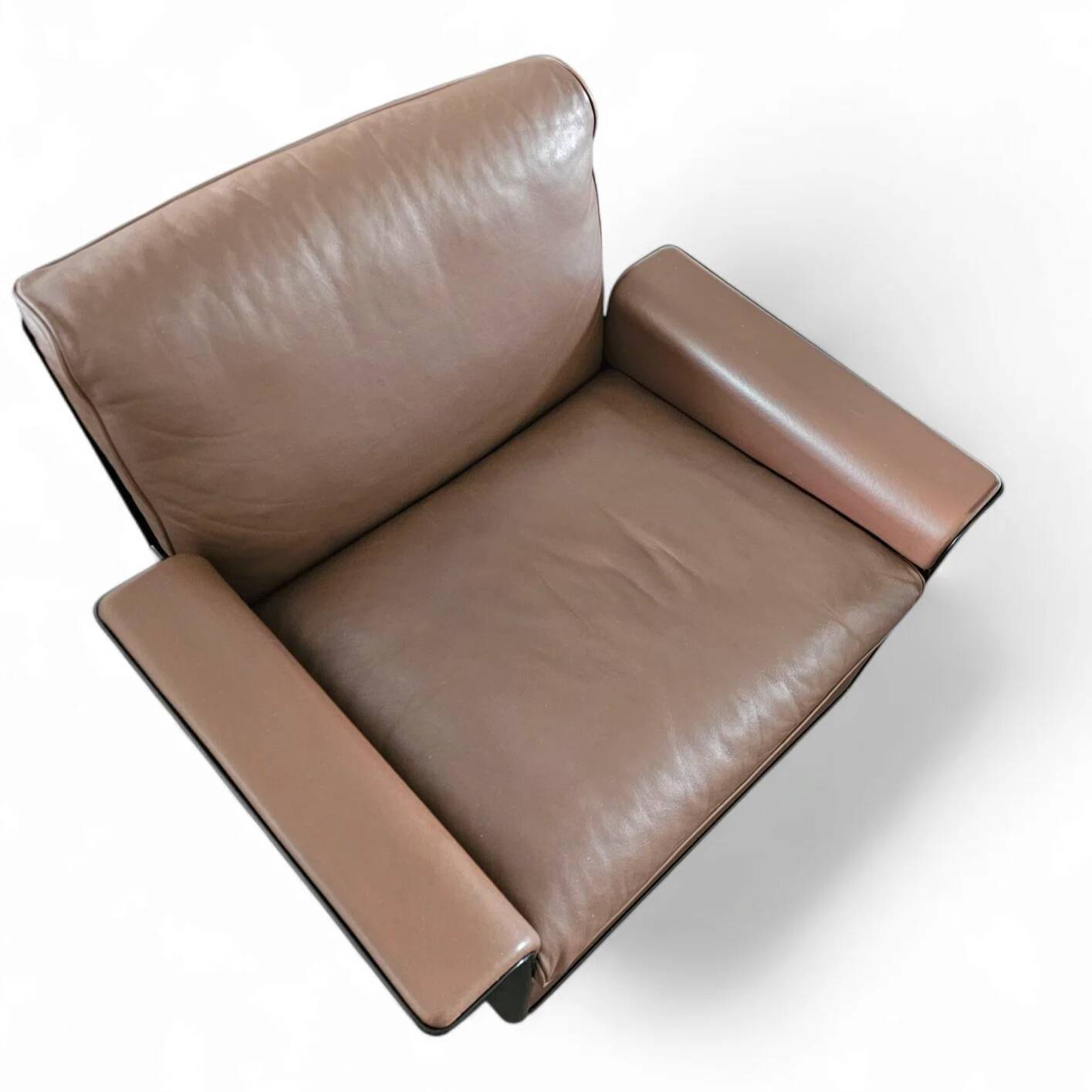 2 x Black shell & brown leather 620 chair programme lounge chair by Dieter Rams for Vitsoe, 1980s, top condition