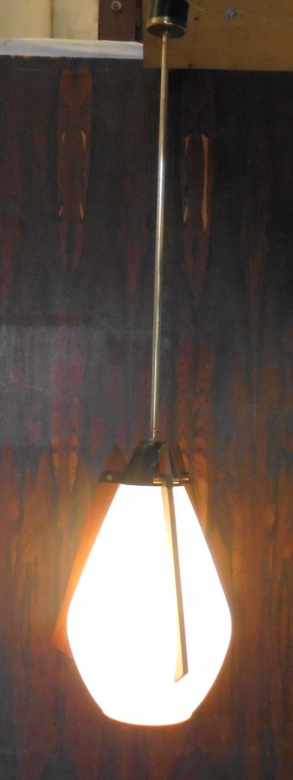 Italian hanging lamp in brass opaline and teak from the 70s
