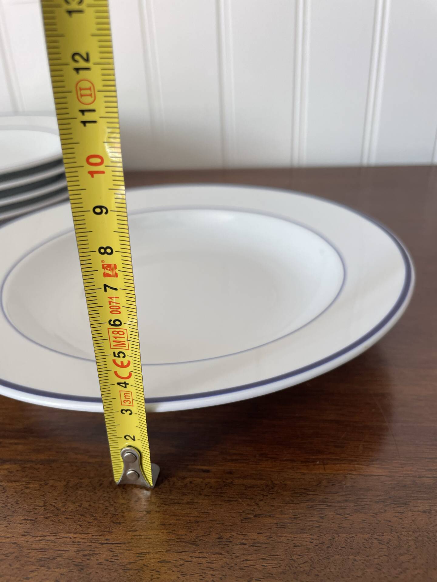 Set of 5 deep porcelain plates from Italy.