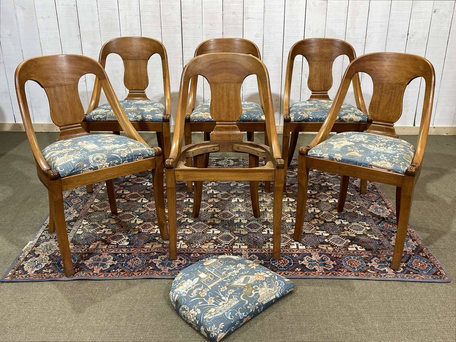Set of 6 gondola chairs in blond mahogany - 20th century