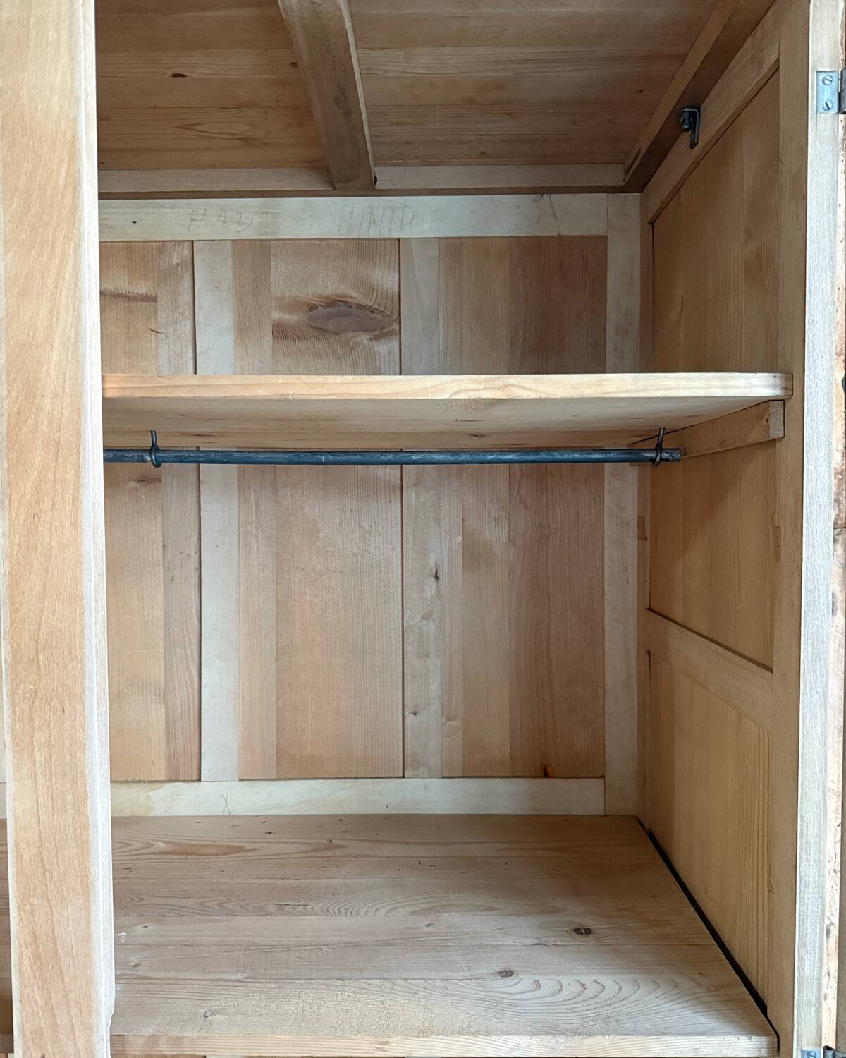 Armoire parisienne en hêtre (rénovée)