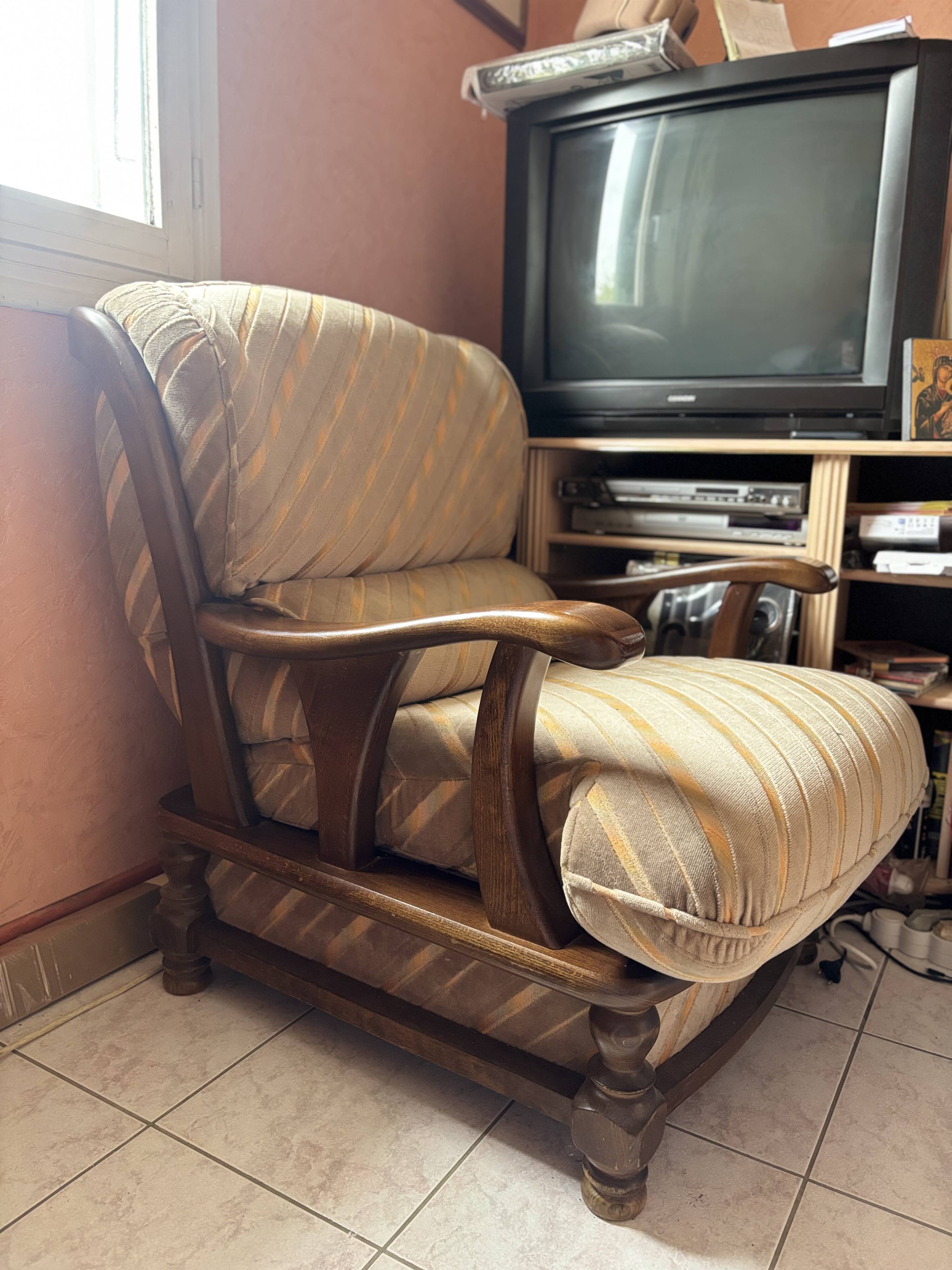 Fauteuil en bois massif