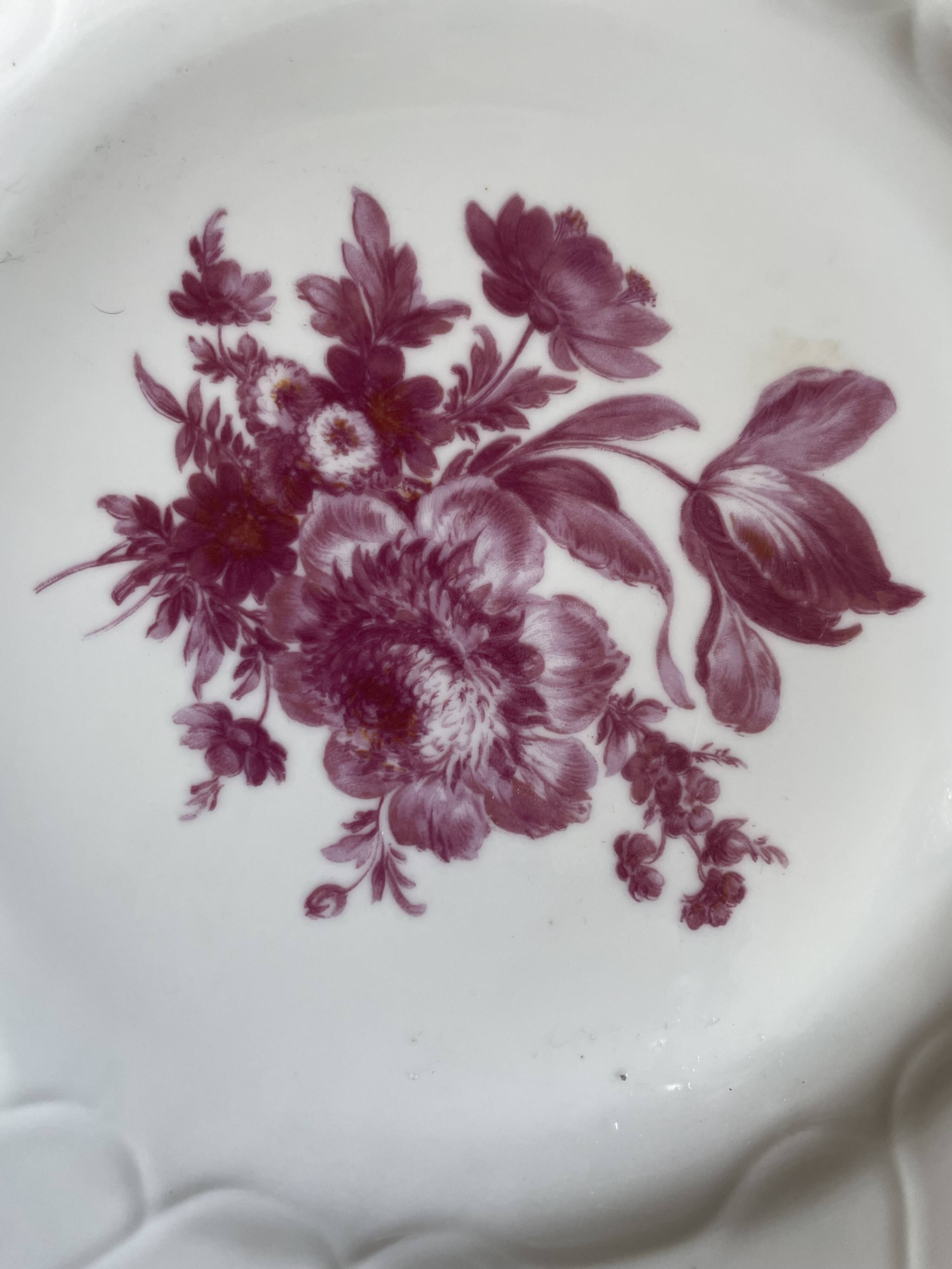 Flat plates made of Baudour porcelain